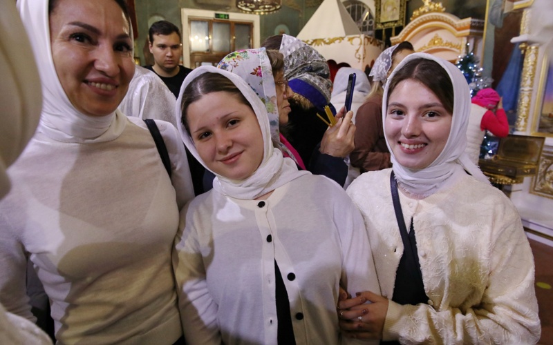 哈萨克斯坦庆祝东正教圣诞节 呼吁以善行传递温暖