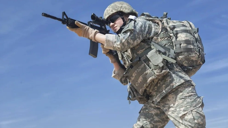 АҚШ армиясында әйелдер ерлермен бірдей әскери дайындықтан өтеді