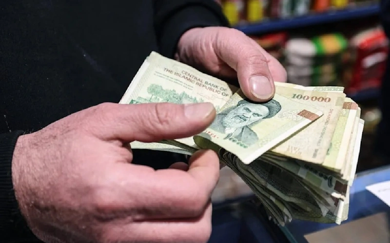 На фоне протестов в Иране власти пообещали гражданам выплаты по $7 в месяц