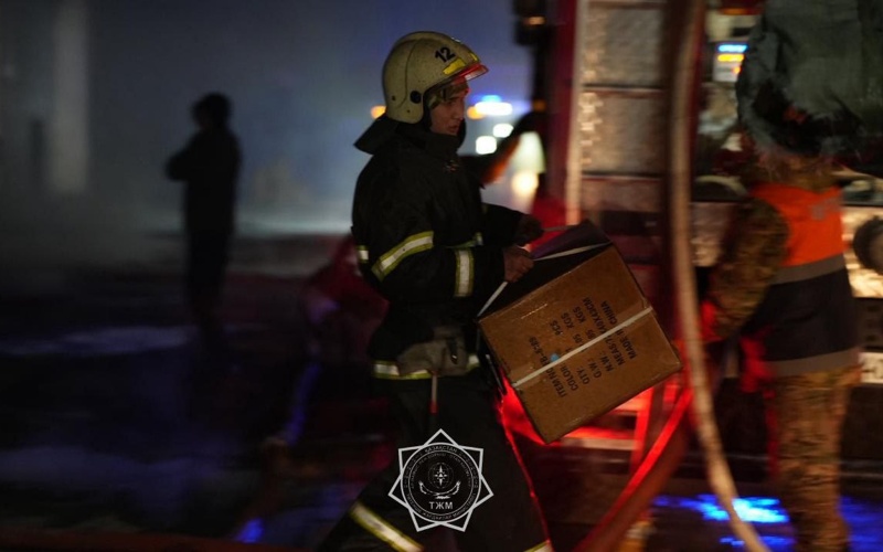Пожар, Алматы, пожарные