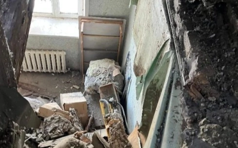 Крыша жилого дома обвалилась в Темиртау