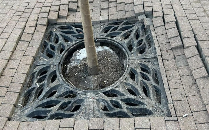 Тротуар просел на проспекте Достык – акимат Алматы