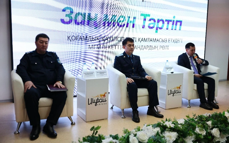 Ulytaý oblysynda «Zań men tártip» qaǵıdaty aıasynda semınar-kezdesý ótti