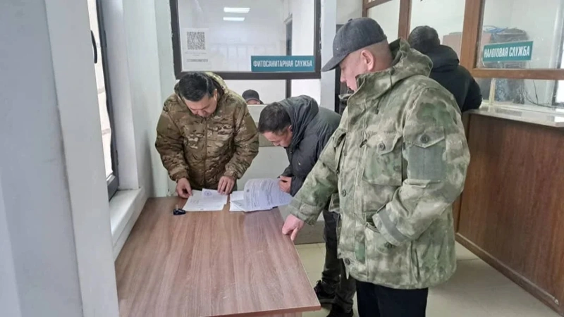Unscheduled checkpoint inspections held on Kyrgyz-Kazakh border  