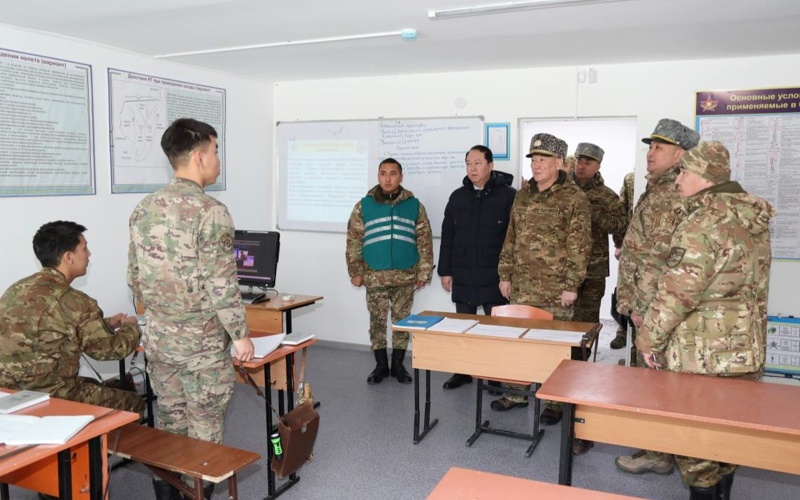 Министр обороны проверил воинские части в Кызылординской области