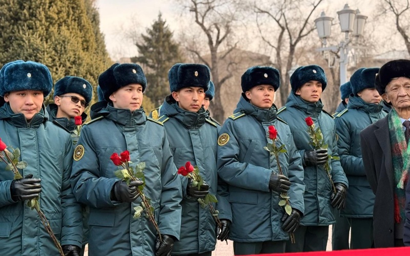 阿拉木图举行纪念库纳耶夫诞辰114周年献花仪式