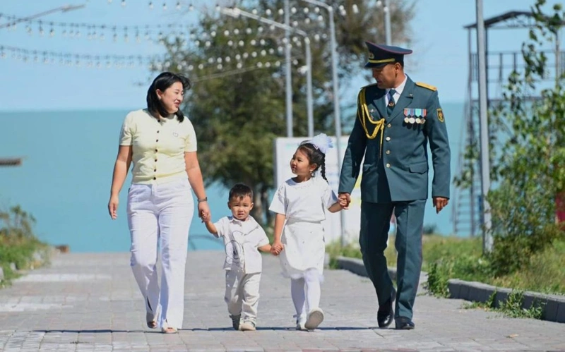 Социальная поддержка военнослужащих Казахстана: что изменилось в 2025 году