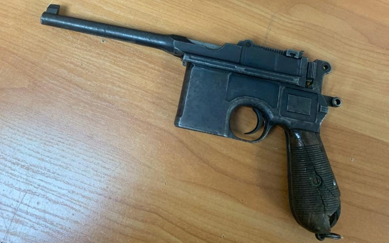 Ақтөбе полициясы ғасырлық тарихы бар тапаншаны тәркілеп, музейге қойды