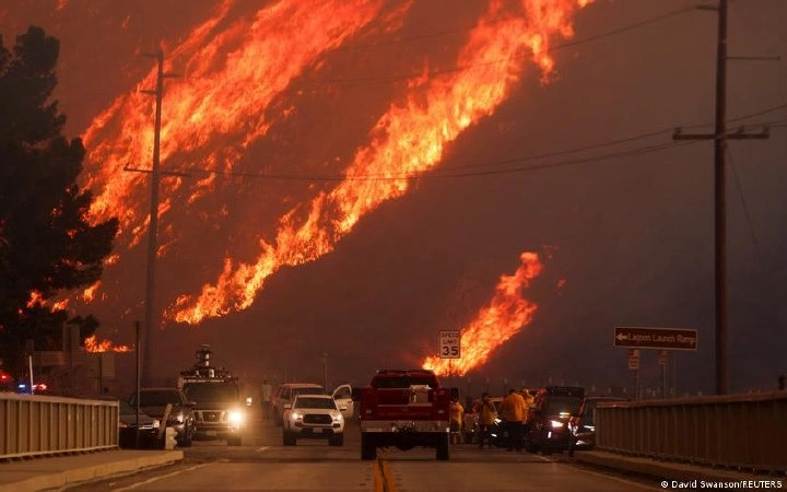 Пожары в Лос-Анджелесе признаны самым дорогостоящим стихийным бедствием 2025 года