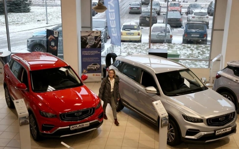 Российский рынок новых автомобилей упал на 15%
