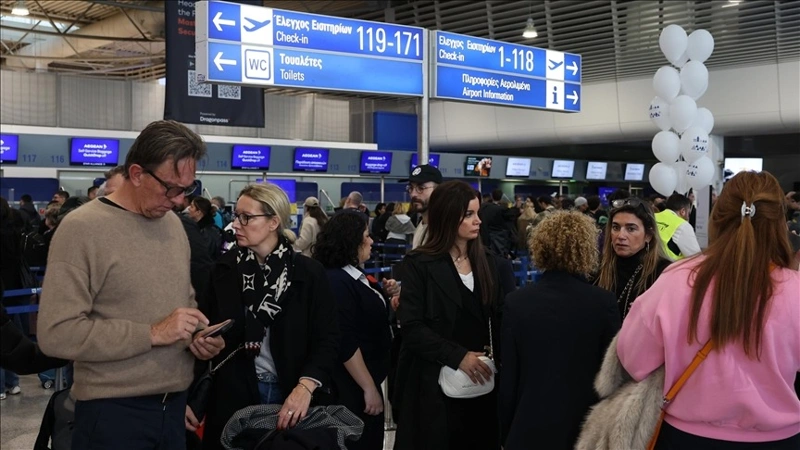 European airports shut as freezing rain causes widespread disruption