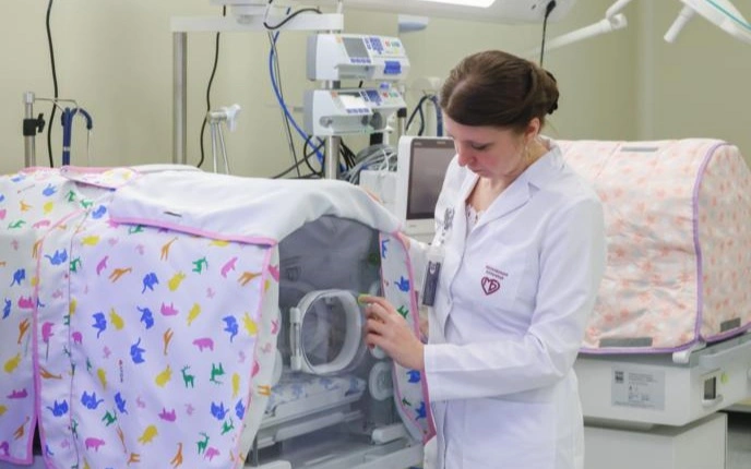 Гибель 9 младенцев: в новокузнецком роддоме провели первые задержания