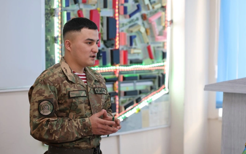 Ұлттық ұланда жеті тілде еркін сөйлейтін полиглот сарбаз әскери міндетін атқарып жүр