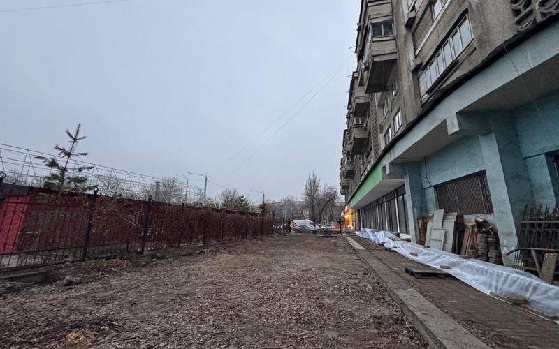 Алматыда тағы бір заңсыз құрылыс нысаны бұзылды