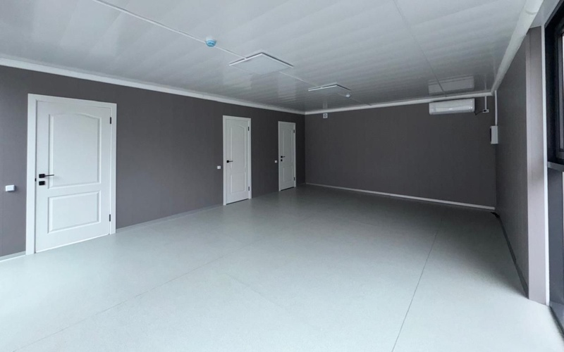 Almatyda qoǵamdyq kóliktiń shetki aıaldamalarynda demalys bólmesi salynady