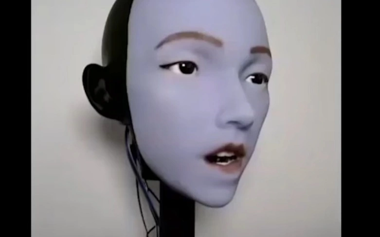 Робот научился синхронизировать движения губ с речью и пением