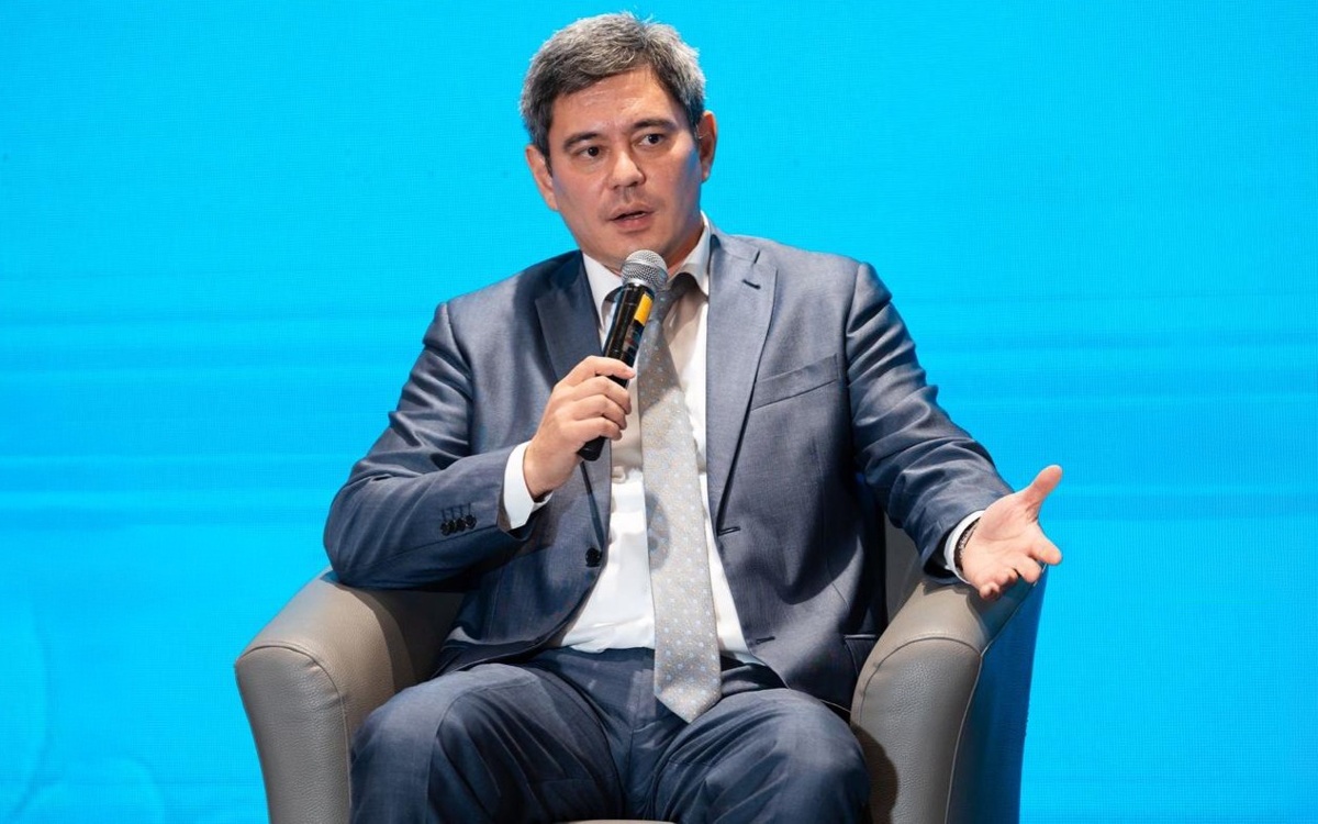 维塔利·汗：议会改革将加强选民对议员的问责机制