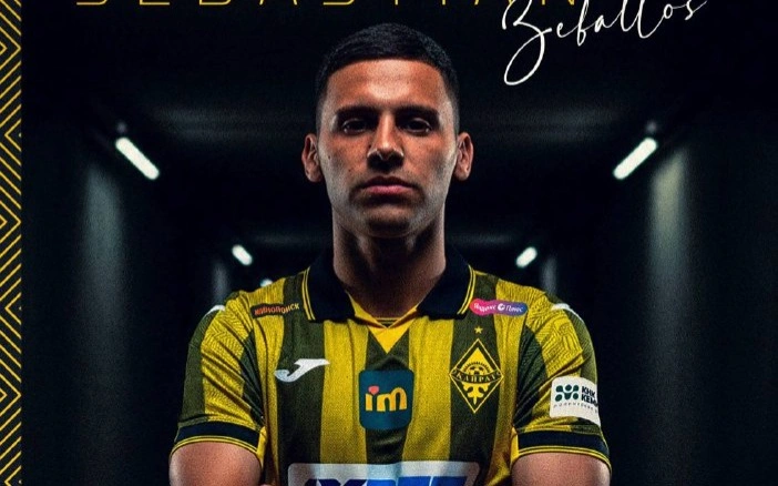 Argentine midfielder Sebastián Zeballos 