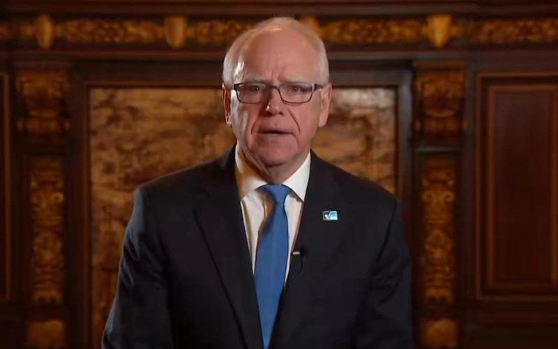 В США начали расследование против главы штата после запрета для иммиграционных агентов