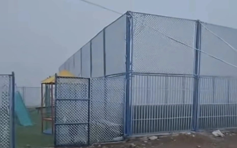 В Туркестанской области оголенный провод на детской площадке угрожает безопасности детей