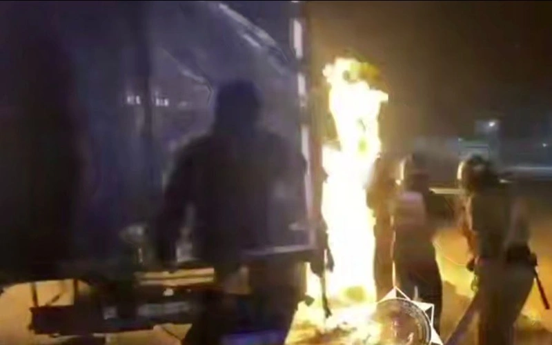  пожар, грузовик