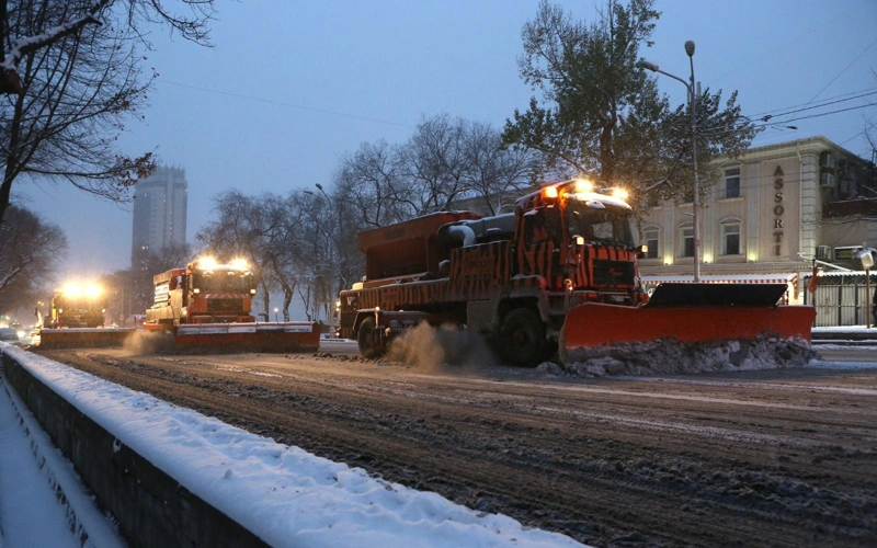 Almaty kóshelerinen 11 myń tekshe metrden astam qar shyǵaryldy