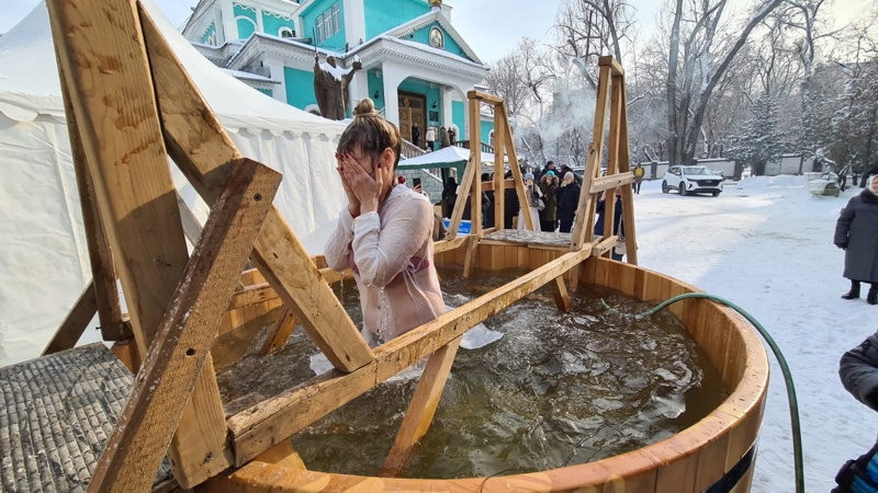 Как проходят крещенские купания в&nbsp;Алматы