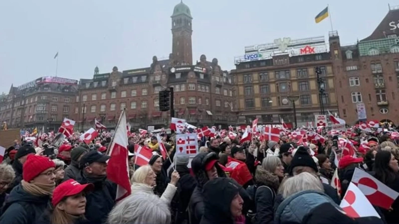 Жители Гренландии и Дании вышли на протесты против Трампа