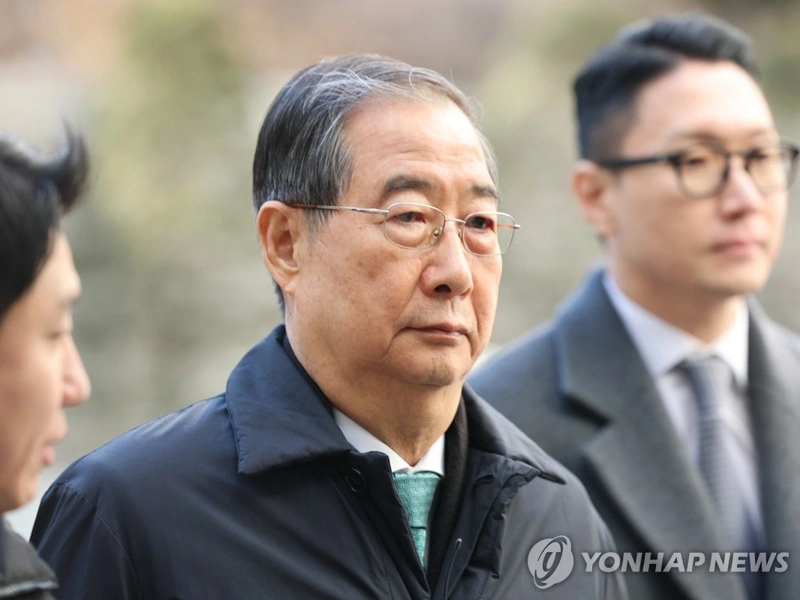 Former Prime Minister Han Duck-soo 