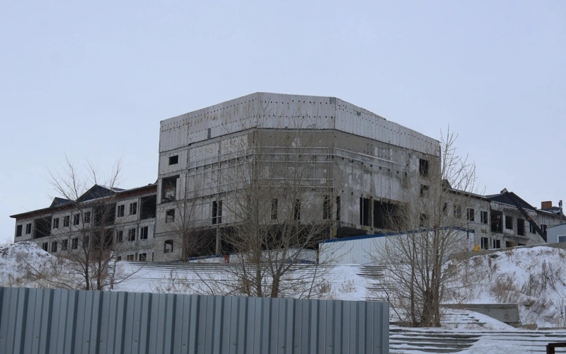 Здание-долгострой машиностроительного колледжа в Усть-Каменогорске 