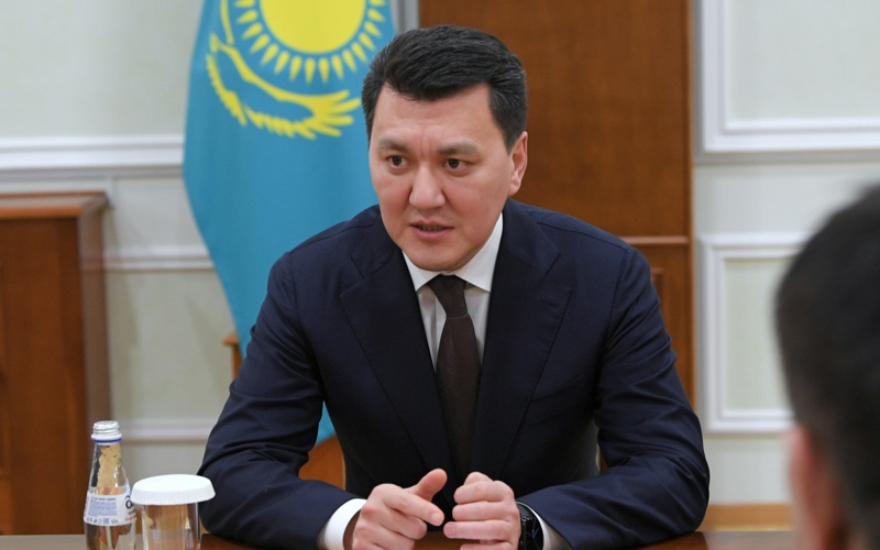 Parlamenttegi partııalar bir palataly júıege kóshý máselesin qoldady