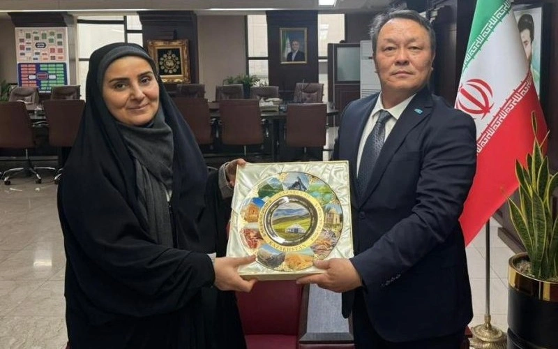 Iran Qazaqstanmen kólik baılanystaryn damytýǵa nıetti