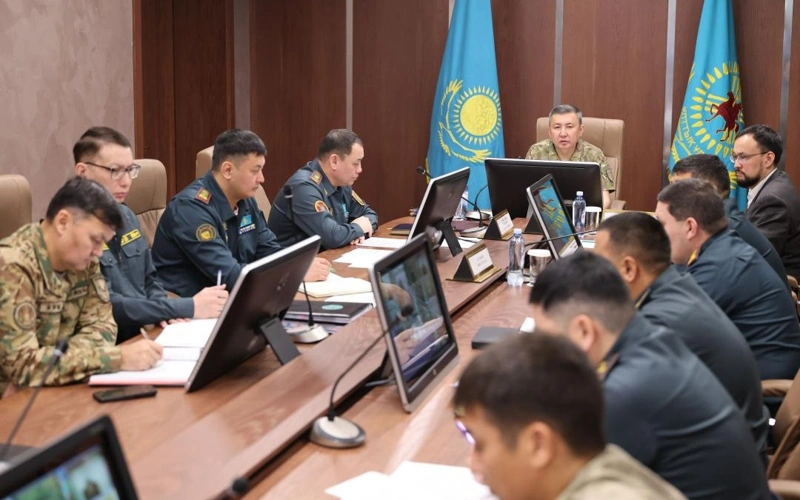 Военнослужащие Казахстана смогут раз в год бесплатно ездить на поездах