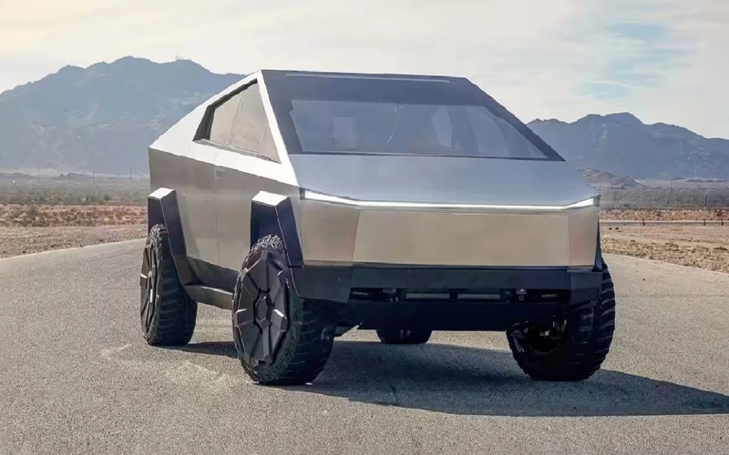 Продажи Tesla Cybertruck рухнули почти на 50% в 2025 году
