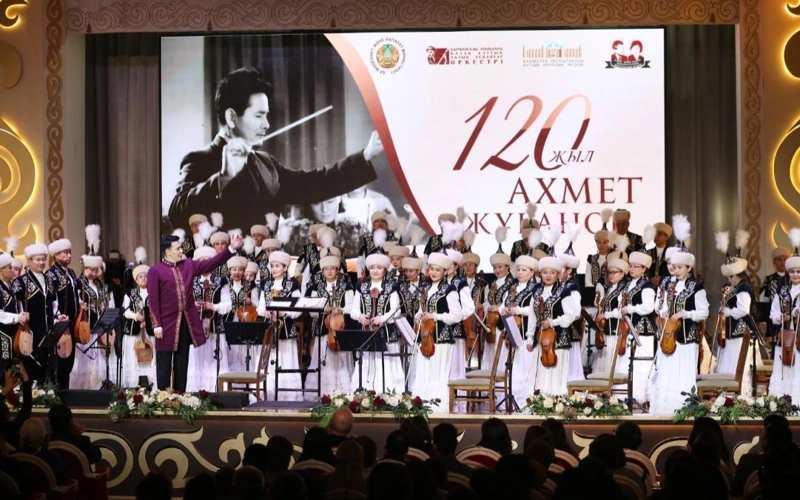 Ahmet Jubanovtyń 120 jyldyǵy: Almatyda «Ǵasyrlar pernesi» atty kontsert ótti