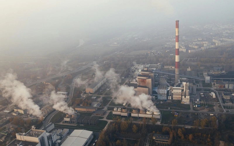 Опасный воздух: синоптики предупредили жителей 9 городов Казахстана