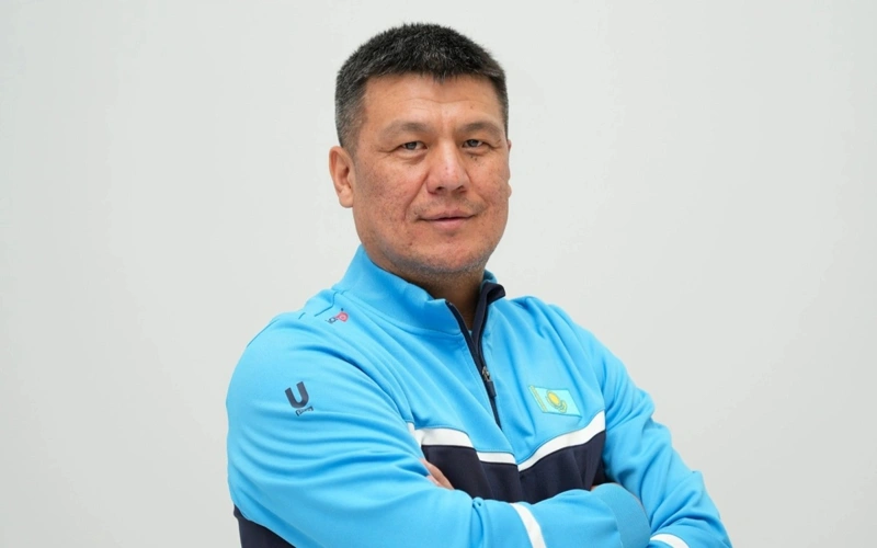 Nurjan Nasanov Azııa chempıonatyndaǵy úzdik qazaqstandyq boksshyny atady