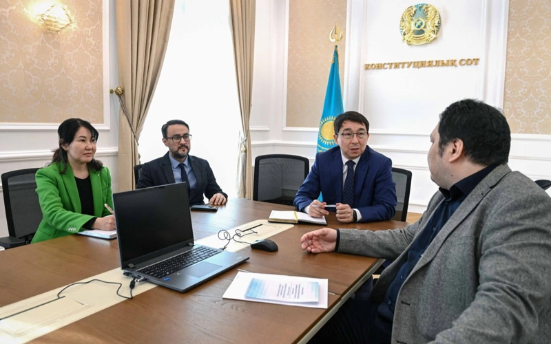 Конституционные поправки рассматривают в рабочих секциях комиссии