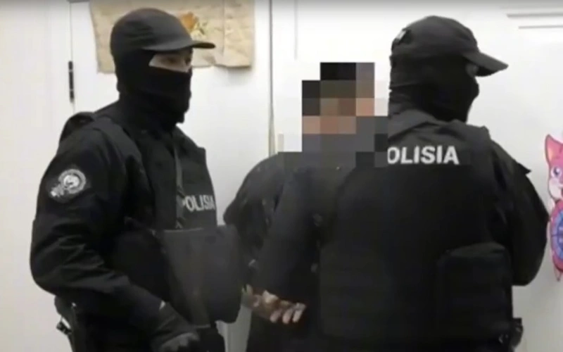 Atyraýda esirtki satý úshin ınternet-dúken ashqan qylmystyq top ustaldy