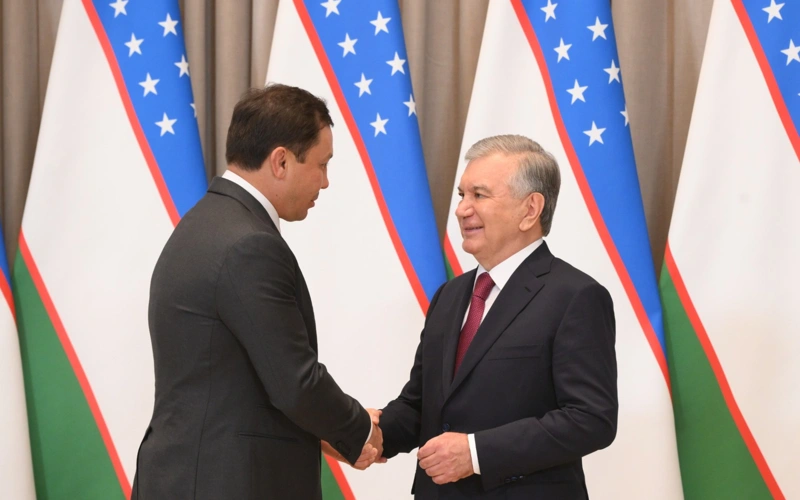 Gennadıı Golovkın Ózbekstan prezıdenti Shavkat Mırzıeevpen kezdesti