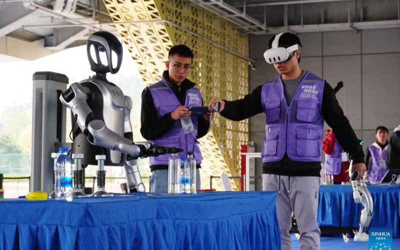 China to safeguard workers as AI reshapes job market