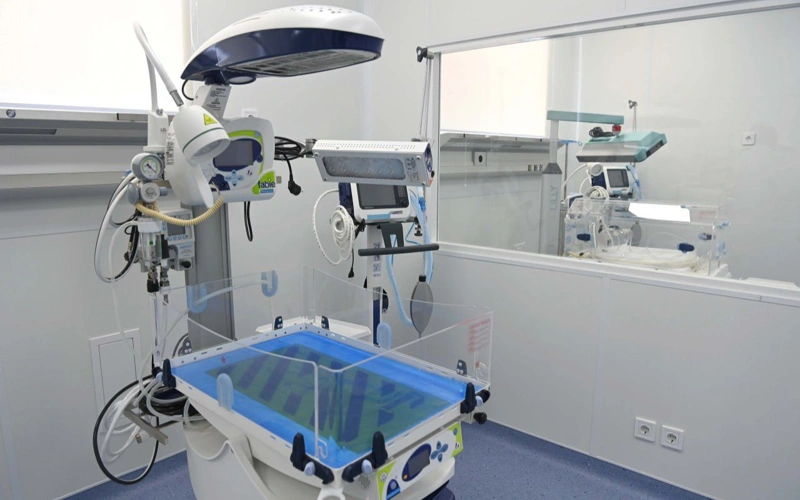 Almatyda jańa týǵan nárestelerge arnalǵan neonatologııa bólimshesi ashyldy