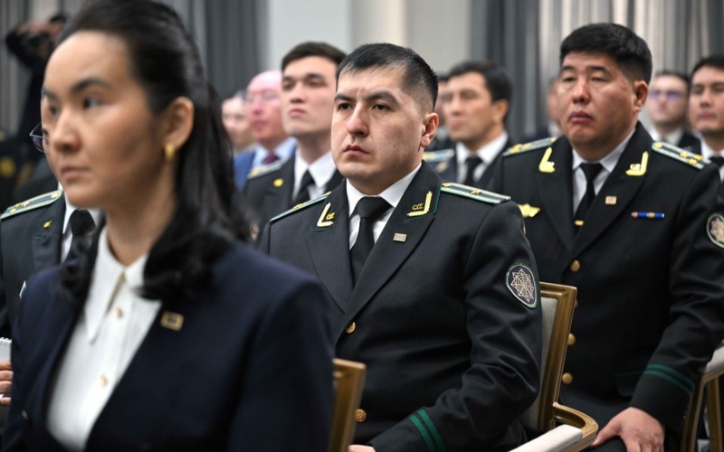 托卡耶夫主持召开金融监管署会议 强调数字化与国家安全