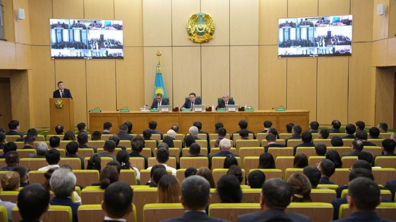 Қанат Бозымбаев Қанат Бозымбаев