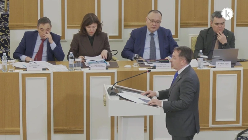 Ádilet mınıstri Konstıtýtsııadan sot sanktsııasynsyz ustaý merzimin naqtylaýdy alyp tastaýdy usyndy
