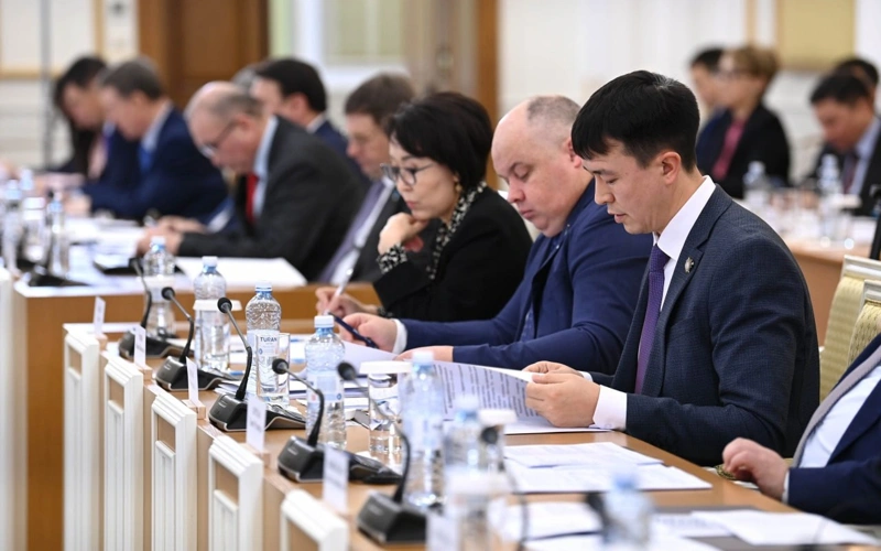 Поправки в Конституцию уточняют нормы по охране общественного порядка