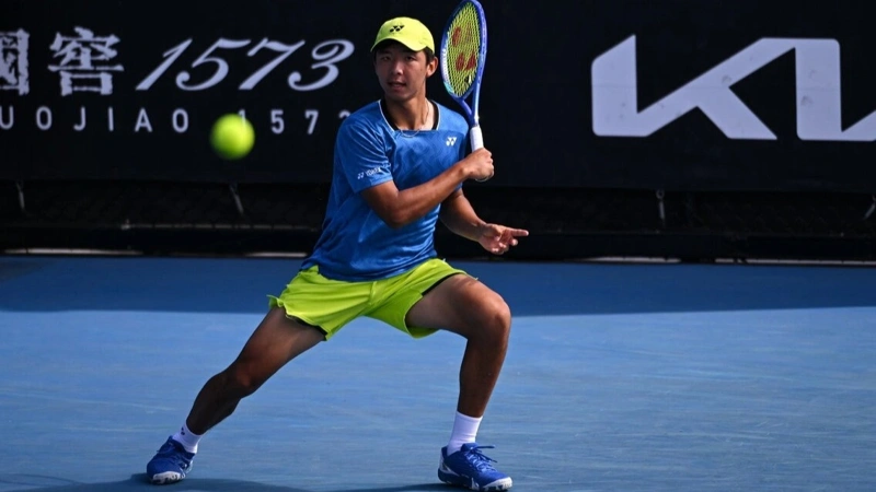 17-year-old Kazakh tennis player advances to Australian Open semis