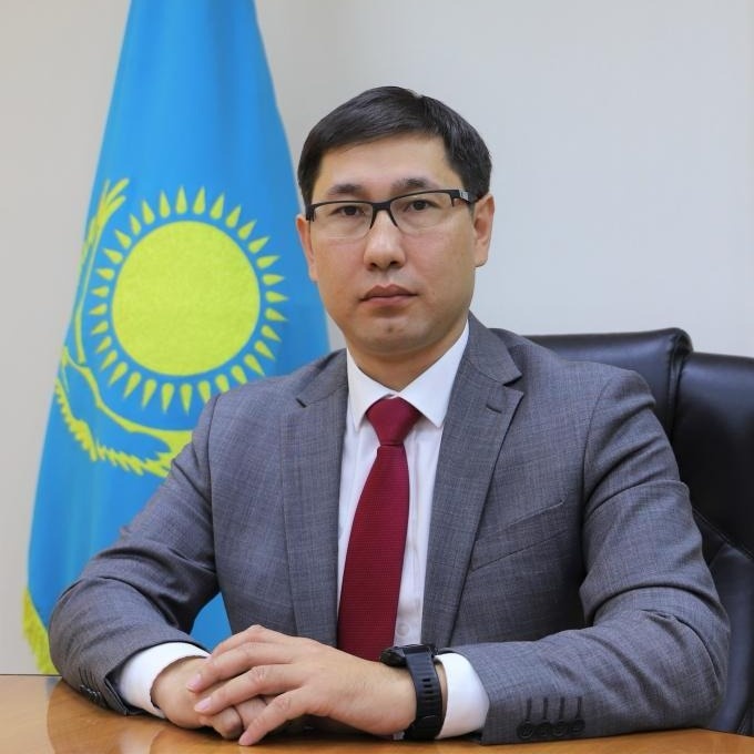 Dáýren Temirbekov Qarjy vıtse-mınıstri Dáýren Temirbekov