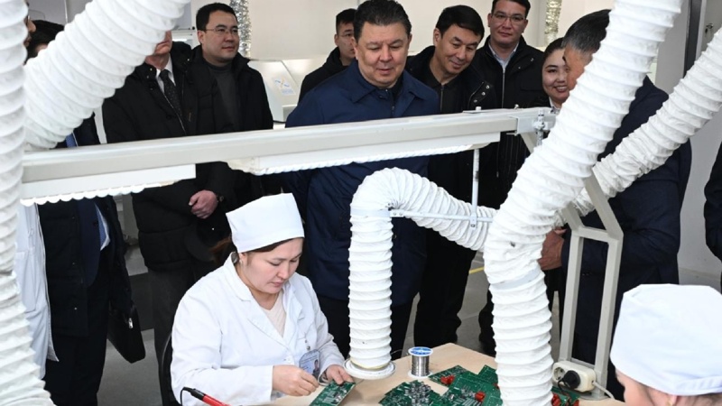 Канат Бозумбаев посетил предприятия по производству приборов учета в Алматы Канат Бозумбаев посетил предприятия по производству приборов учета в Алматы