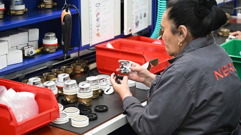 Канат Бозумбаев посетил предприятия по производству приборов учета в Алматы Канат Бозумбаев посетил предприятия по производству приборов учета в Алматы